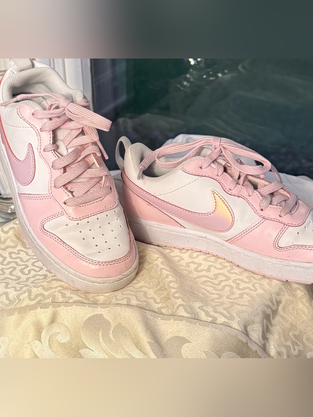 Nike Court Borough Low 2 Pink & White Sneakers Girls Size 5Y / Women’s 6.5 EUC
